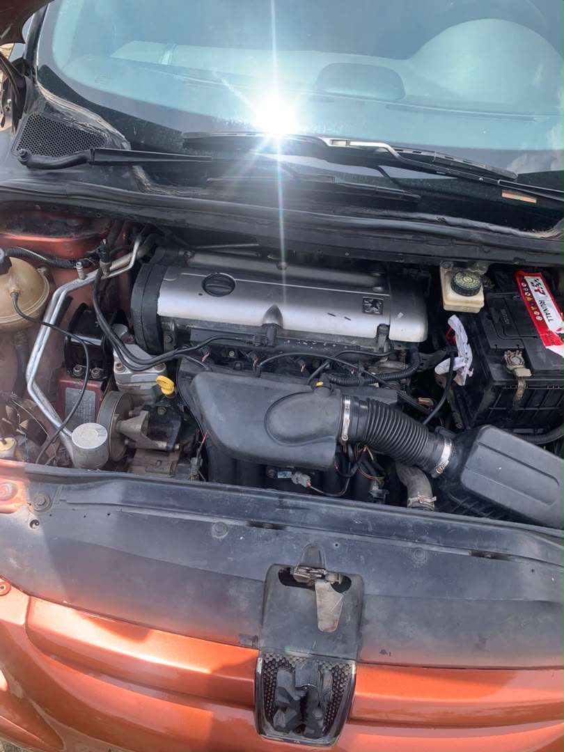 2011 Peugeot 307 Manual — view 5