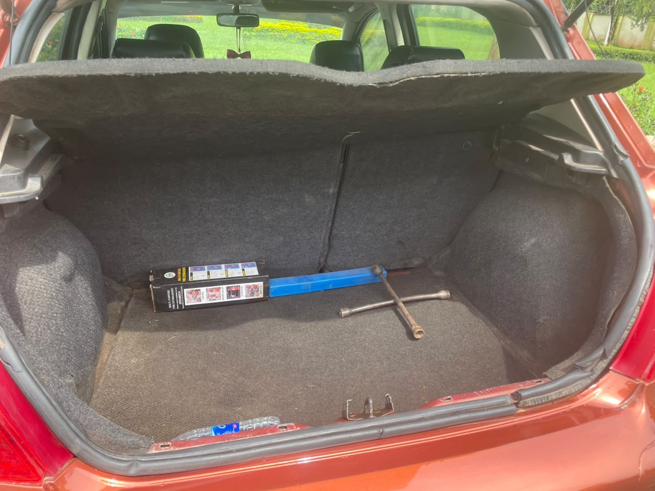 2011 Peugeot 307 Manual — view 6